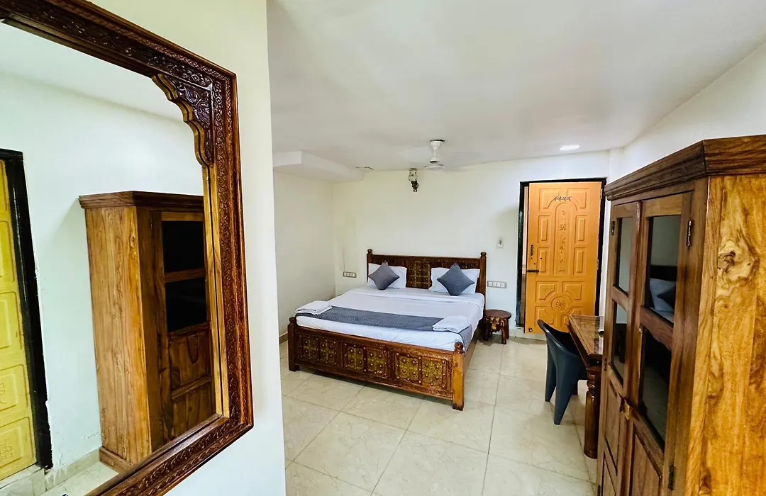 Hotel Empire Palace, Near Fateh Sagar Lake-1