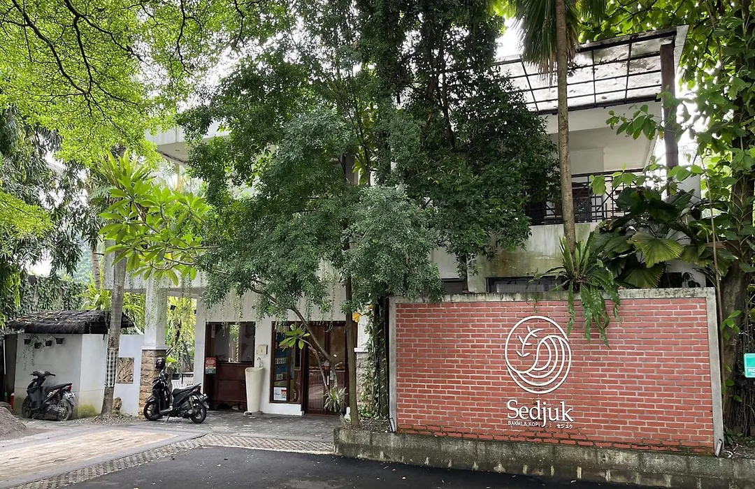R Residence Jakarta-1