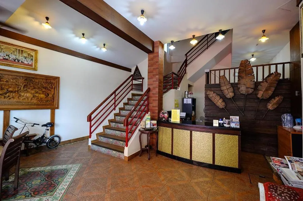 Red Balcony Hotel-1