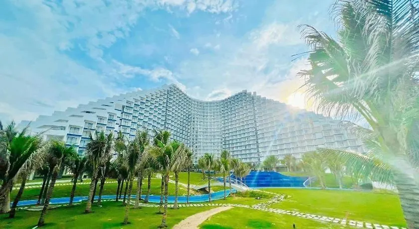 Happy Beach Oceanview Arena Cam Ranh Condotel-1