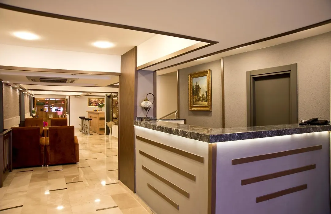 Royce Hotel-1