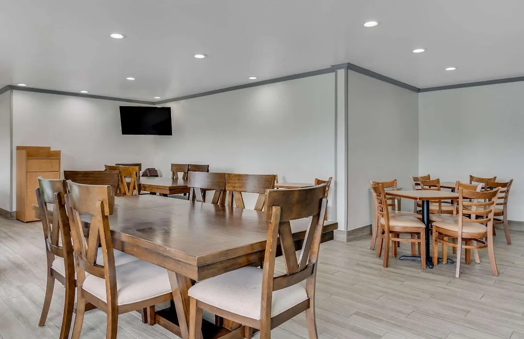 Country Inn & Suites By Radisson, Grand Rapids Airport, Mi-1