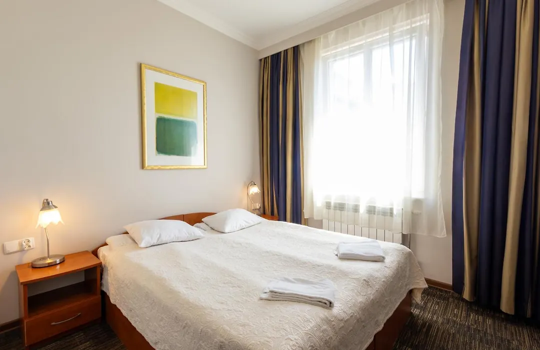 Noclegi Stadion Bed & Breakfast-1