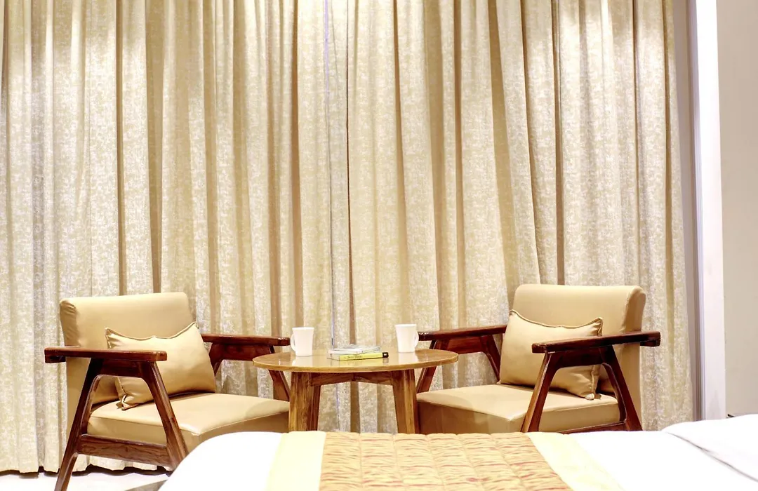 Hotel Krishna Plaza -Near Connaught Place And New Delhi Railway Station By M S Hospitality-1