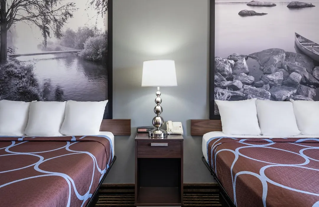 Super 8 By Wyndham Humboldt-1