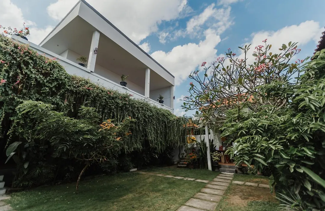 Dana'S House-1