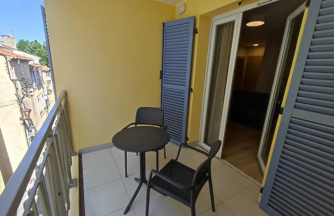 ZENAO Fréjus-1