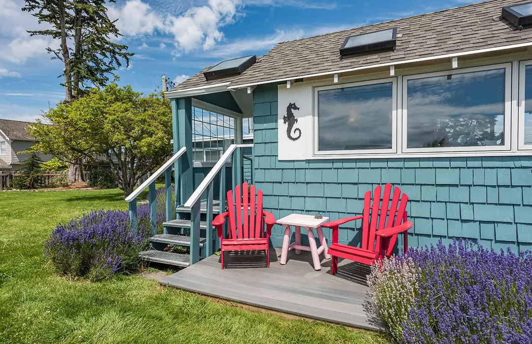 Juan De Fuca Waterfront Hotel & Cottages-1