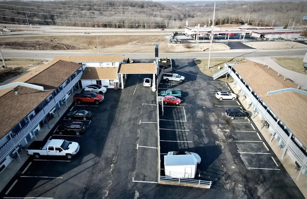 Ozark Inn And Suites-1