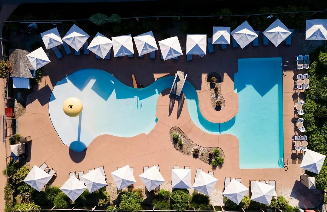 Riviera Beach Resort-1