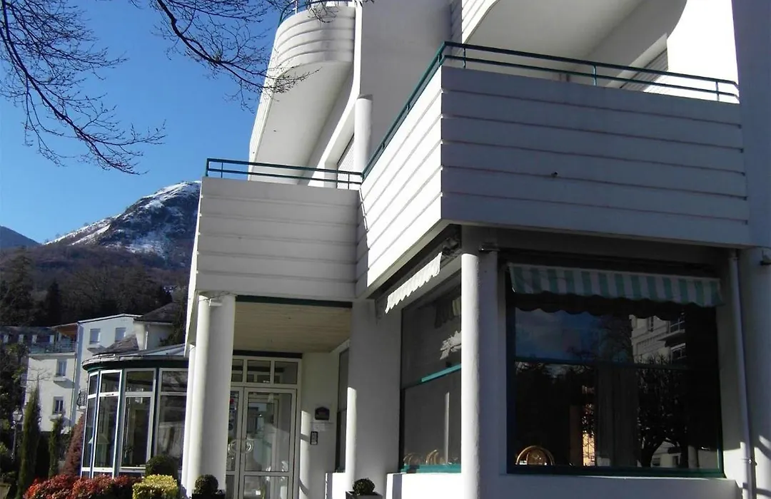 Logis Hotel Le Miramont-1