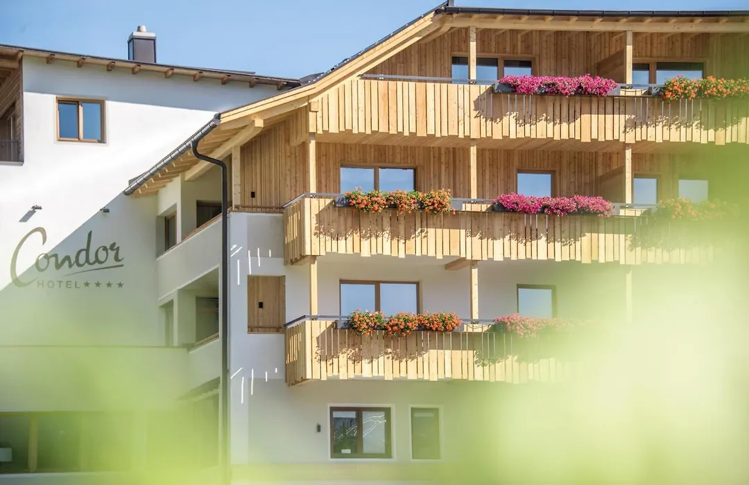 Hotel Condor-1