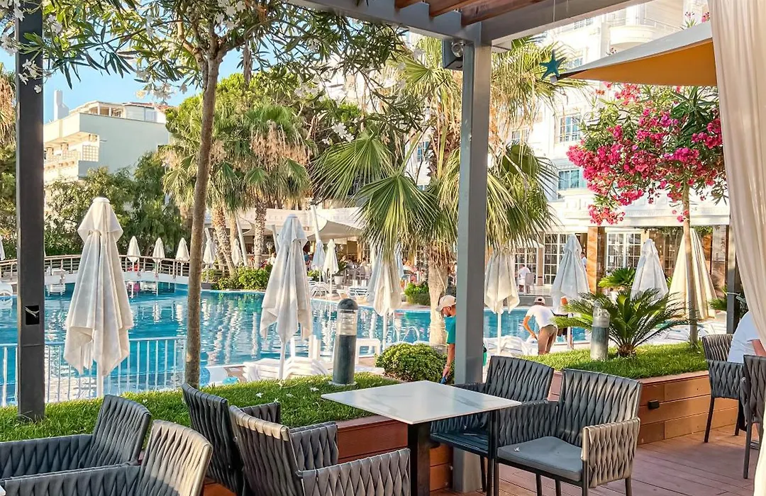 Fafa Premium Hotel & Spa-1