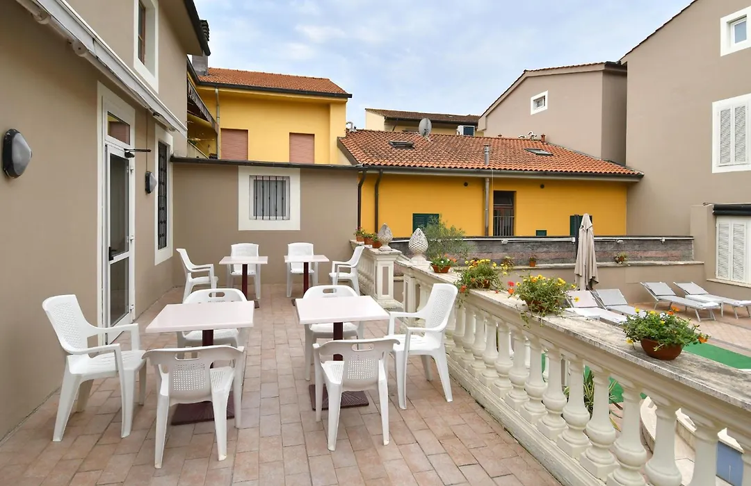 Hotel Innocenti-1