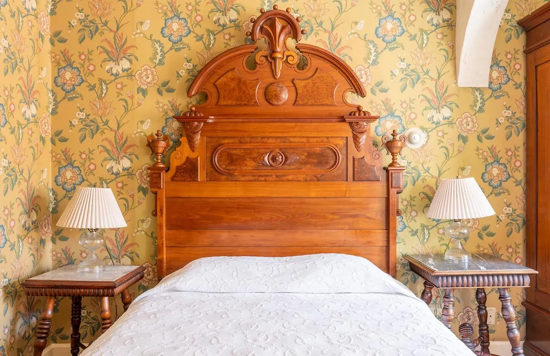 Martine Inn-1
