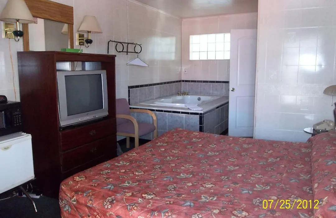 Clearview Motor Inn-1
