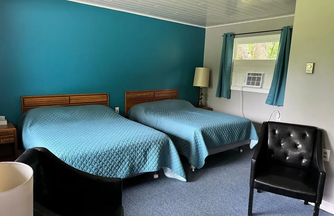 Fair Wind Motel And Cottages-1