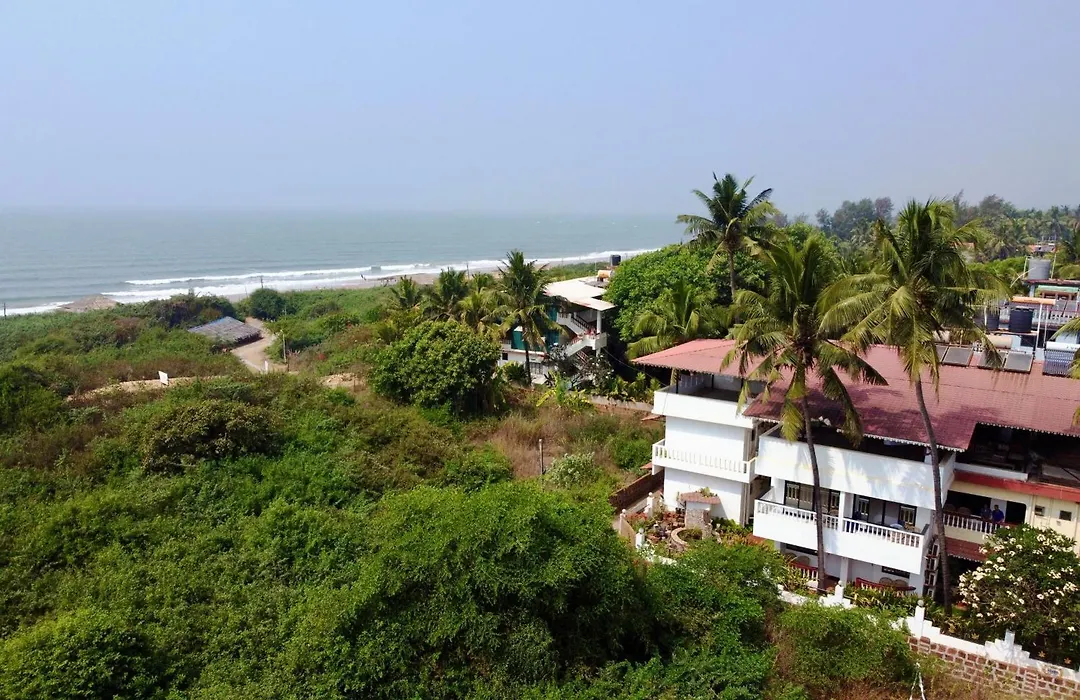 Shanu'S Seaside Inn - A Family-Run Guesthouse Just 100 Metres From Candolim Beach-1
