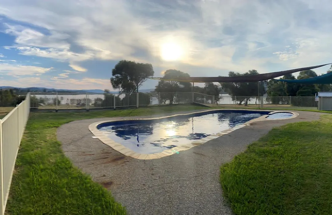 Mansfield Lakeside Caravan Park-1