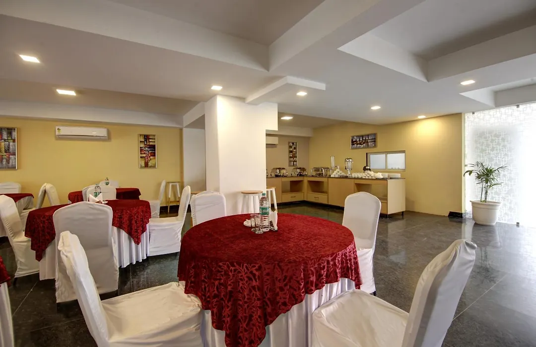 Limewood Stay Silver Studio Near Golf Course Road-1