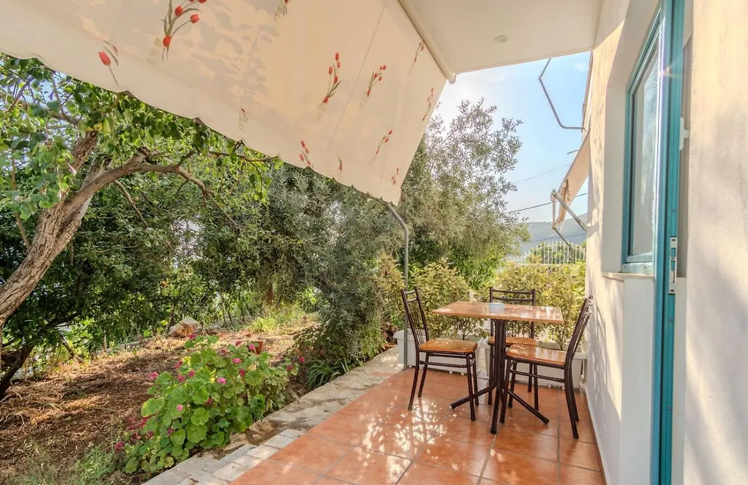 Aphrodite'S Garden-1