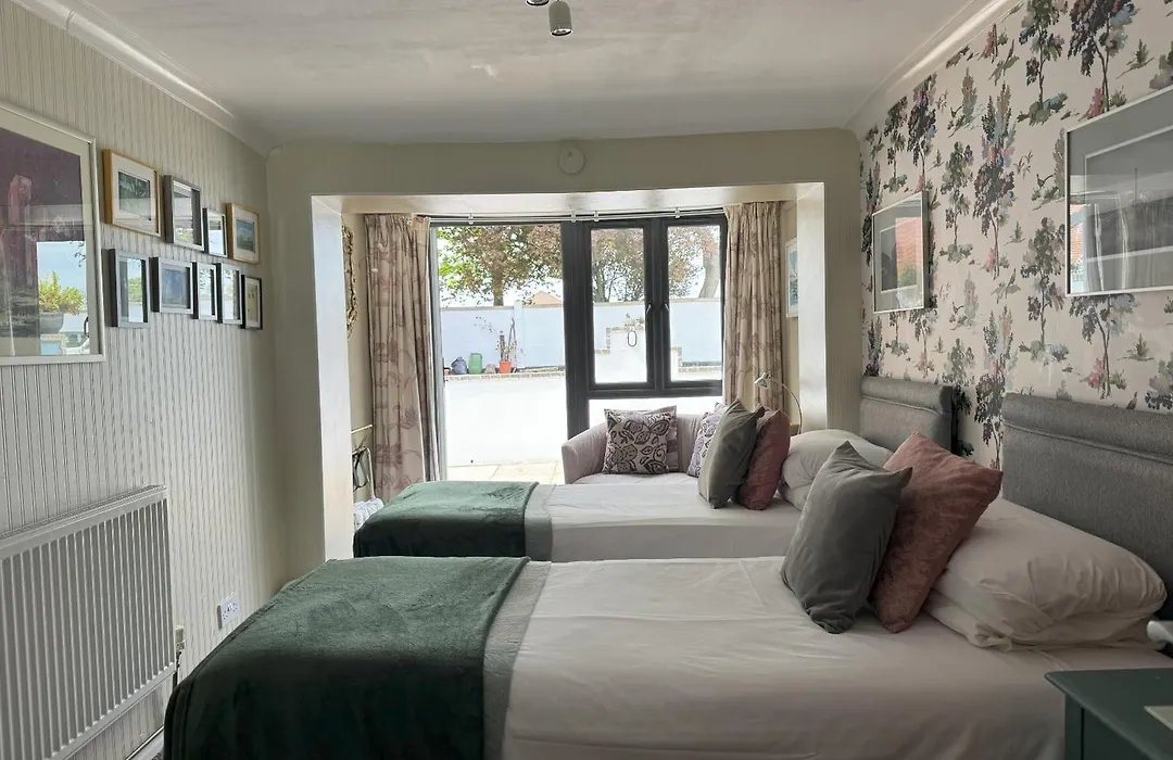 Knights Court Hotel-1
