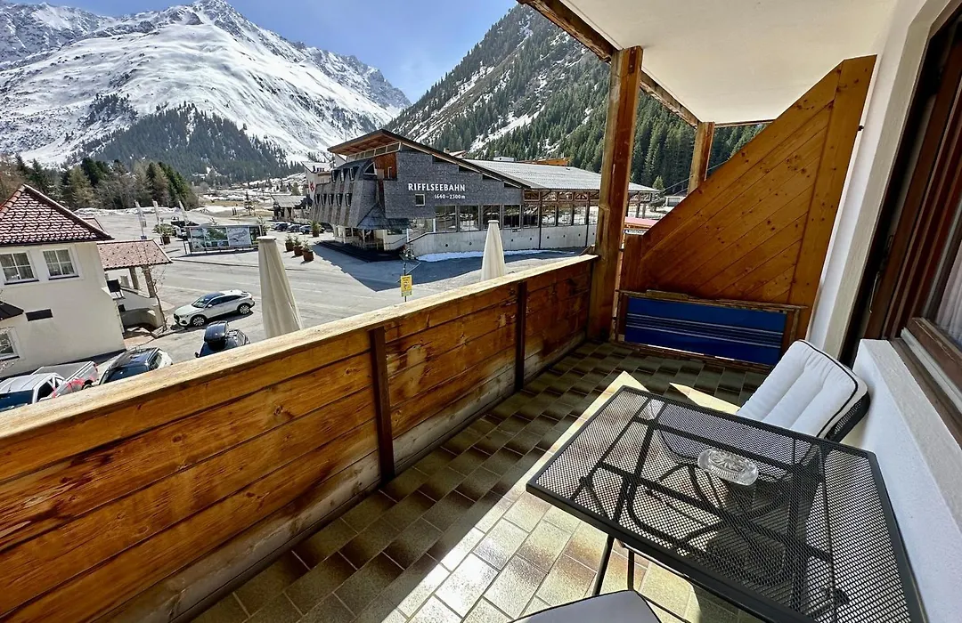 Hotel Zirbenhof-1