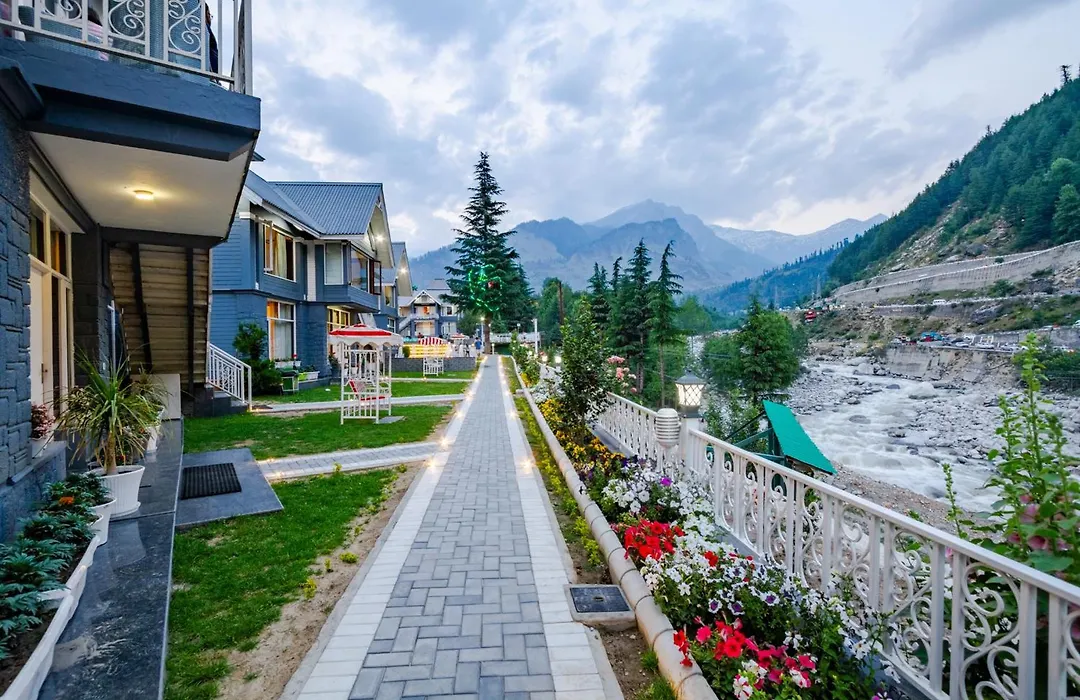 The Highland Park - A Truly River Side Resort-1