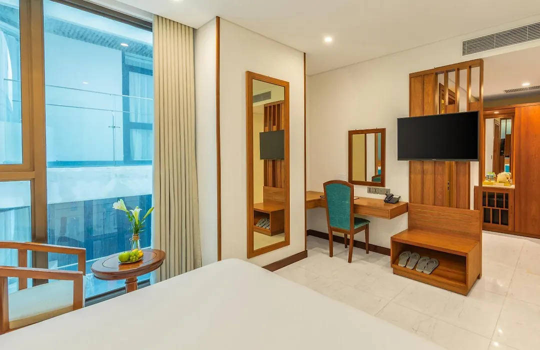 Mandila Beach Hotel Danang-1