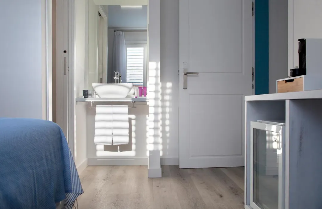 Nerja Casual Rooms-1