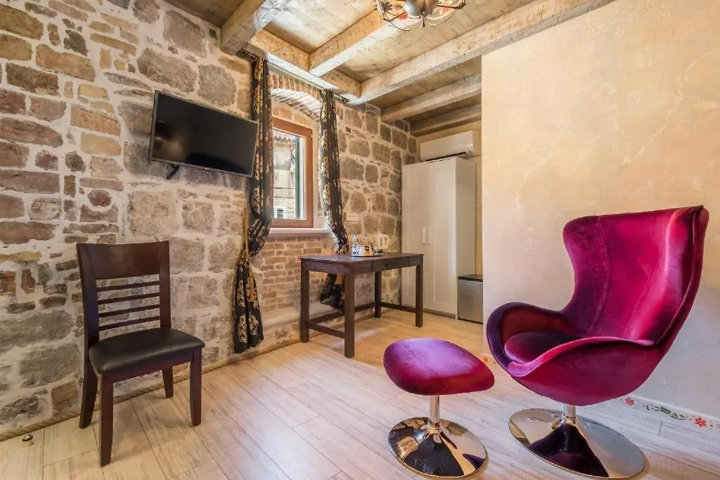 Historic Plaza Varos Split (Adults Only)-1