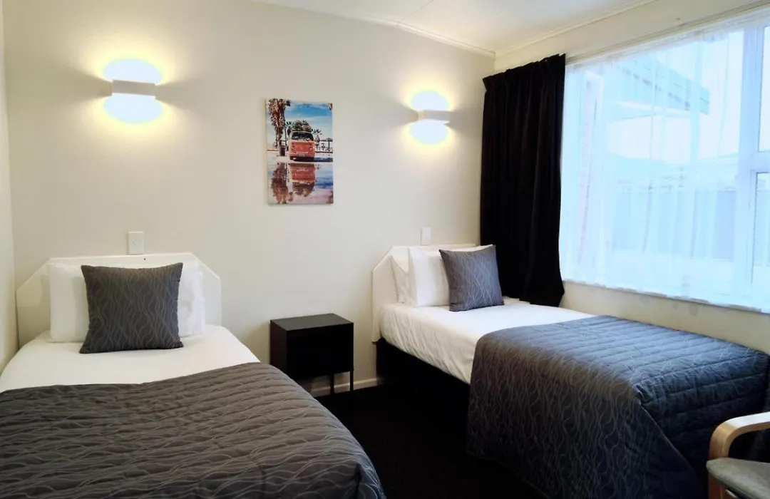 554 Moana Court Motel-1
