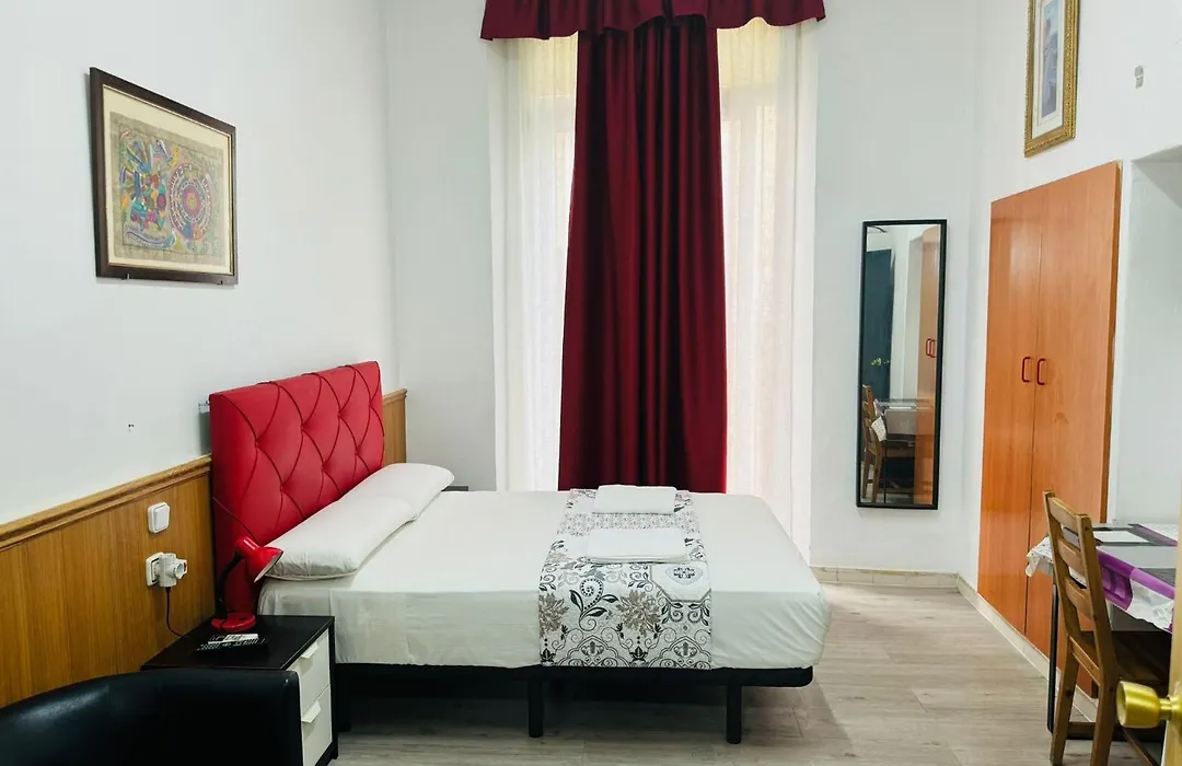 Hostal Mont Thabor-1