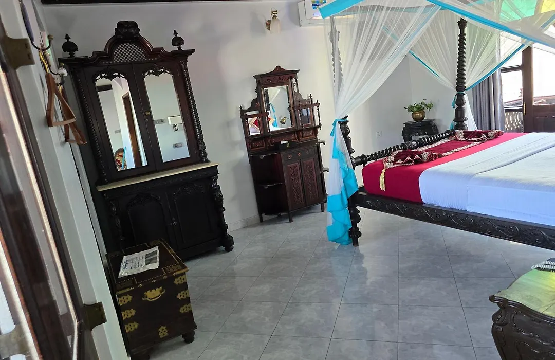 Dhow Palace Hotel-1