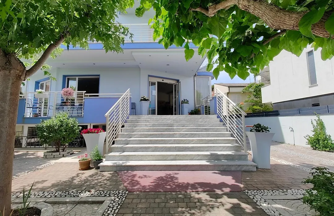 Hotel Moderno - Bed & Breakfast-1