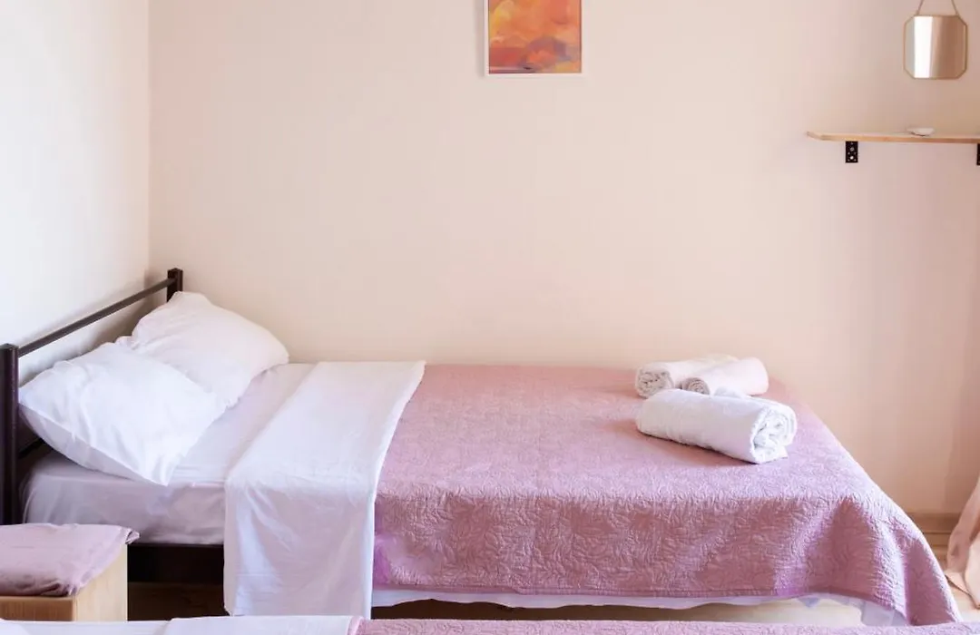 Tune Inn Activity Guesthouse- Over 24'S-1
