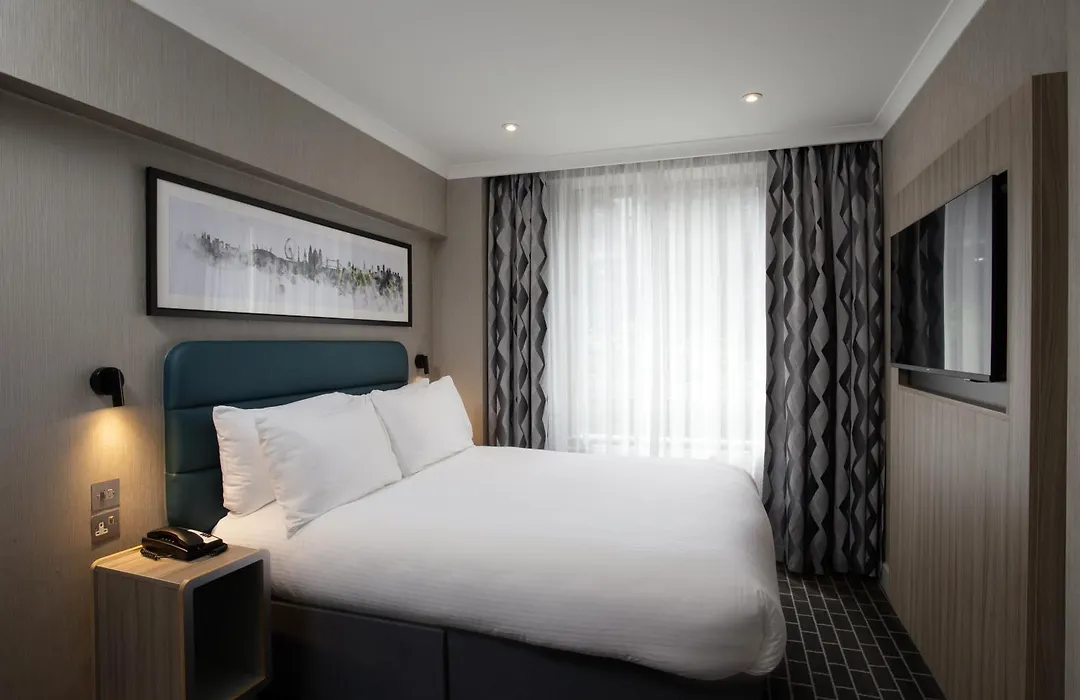 City Sleeper At Royal National Hotel-1