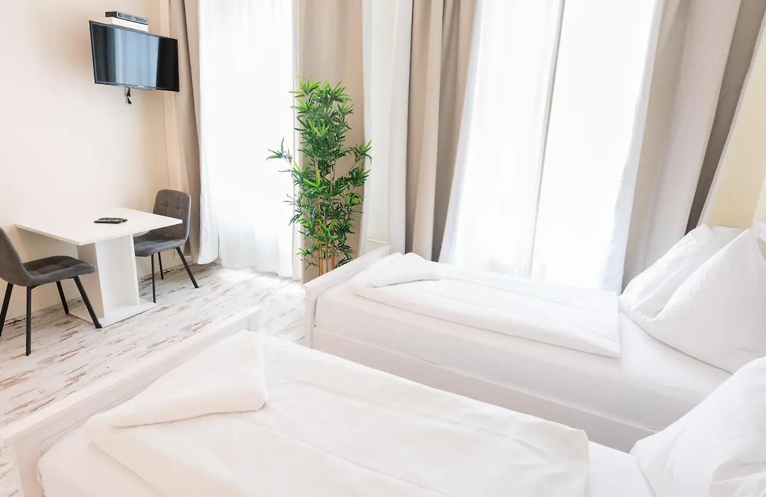 Hotel Schoenbrunn By Vienna Living Apartments-1