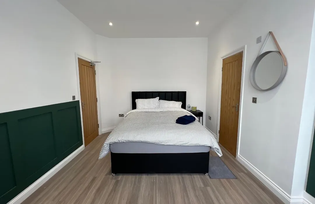 Luxury Rooms In Middleton-1