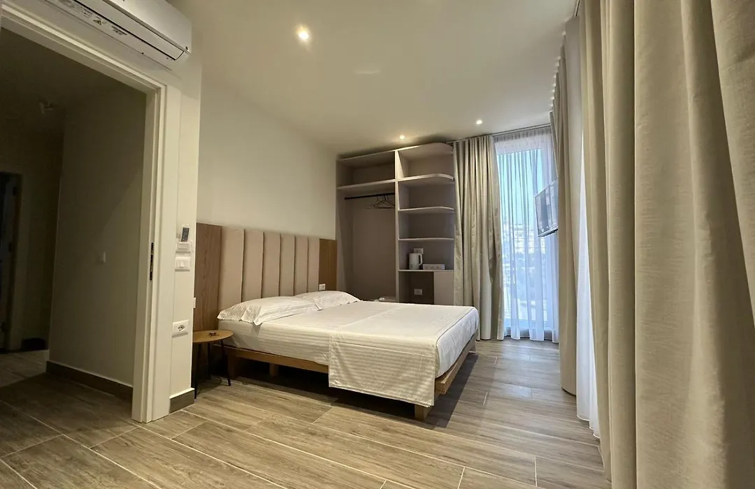 Oni Rooms Saranda-1