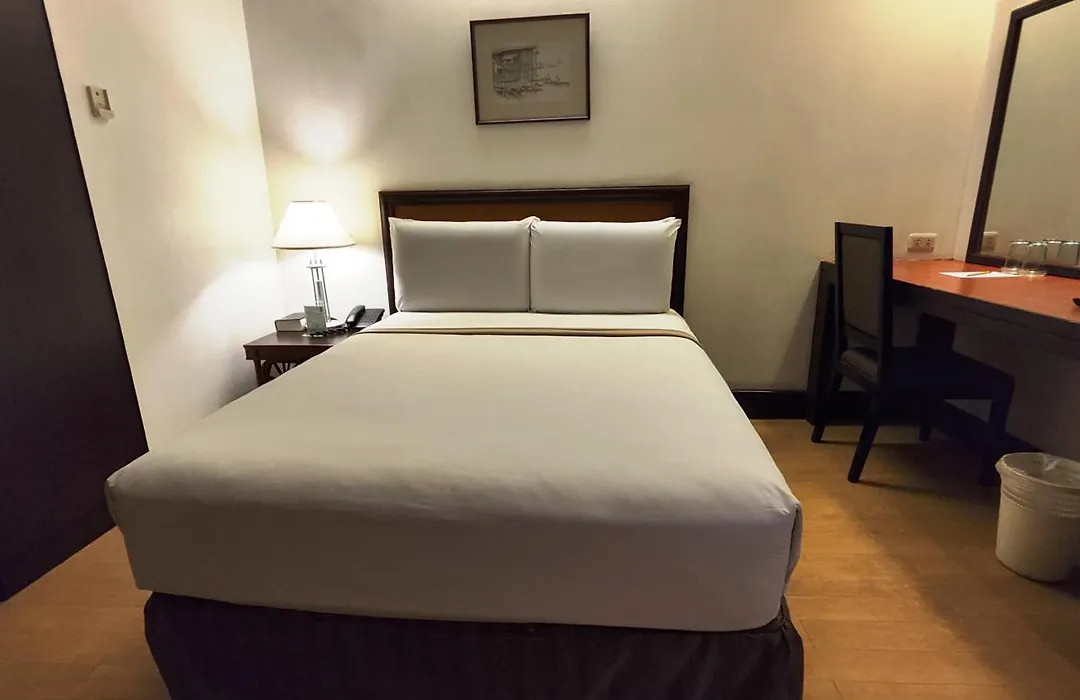 Rajah Park Hotel By Hiverooms-1