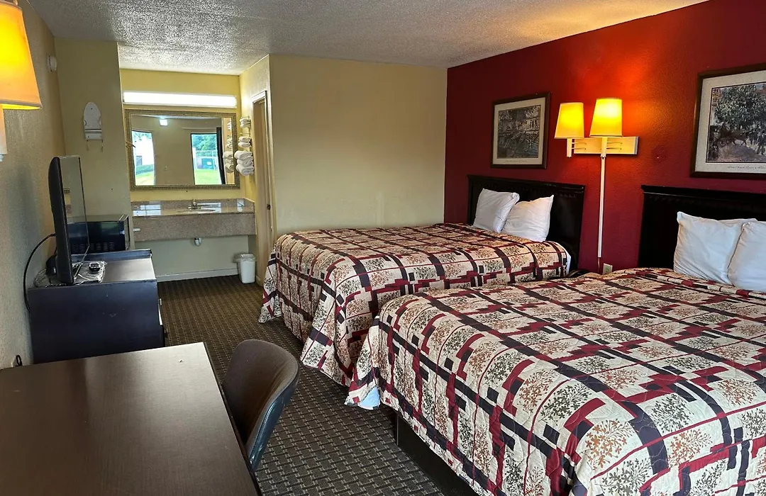 Royal Inn - Anniston-1