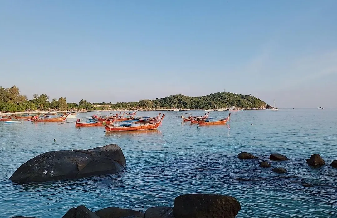 Charming Lipe Beach Resort-1