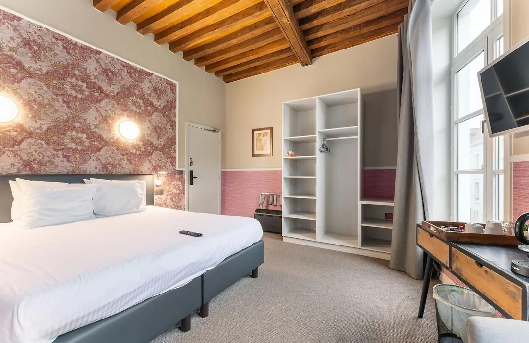 Hotel Karel De Stoute-1