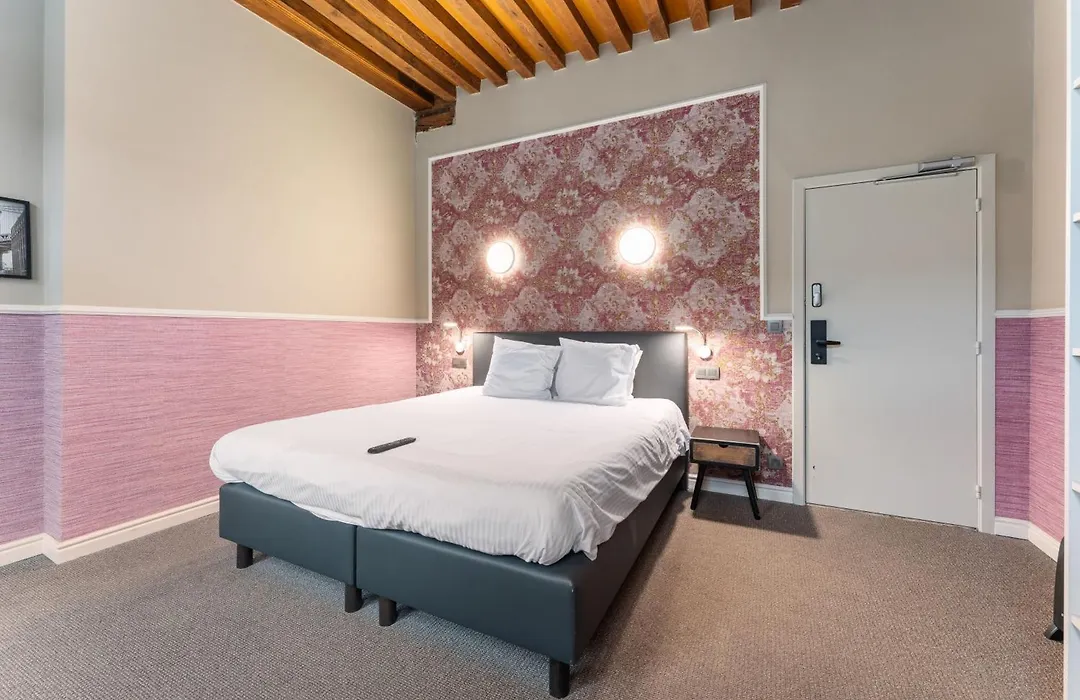 Hotel Karel De Stoute-1