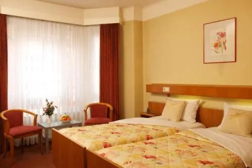 Hotel Zurich-1