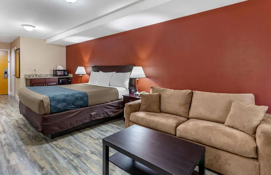 Econo Lodge Inn & Suites Old Saybrook - Westbrook-1