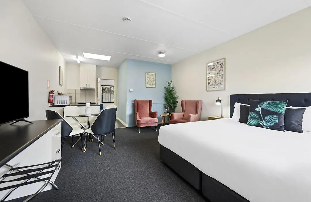 Hamilton Lakeside Motel-1