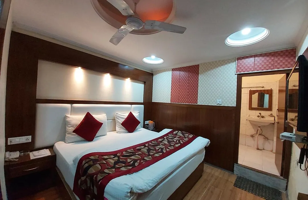 Goroomgo Moon Nainital Near Naini Lake - Parking & Lift Facilities -Hygiene And Spacious Room - Best Seller-1