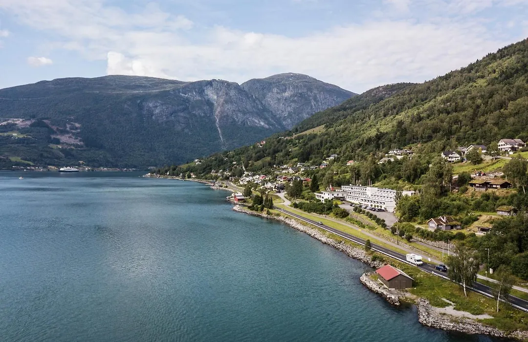 Olden Fjordhotel-1